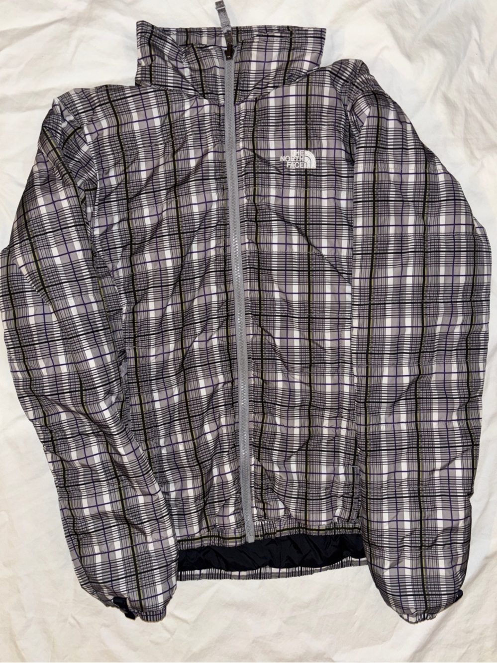 The North Face Women’s Gray & Purple Plaid Lightweight Puffer Jacket - Medium